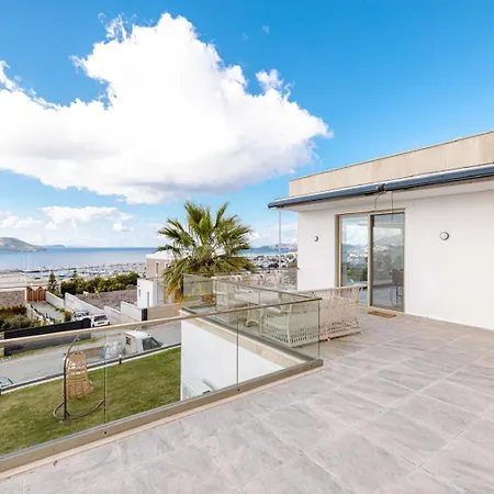 Private Luxury In With Pool, Sauna & Stunning Sea View