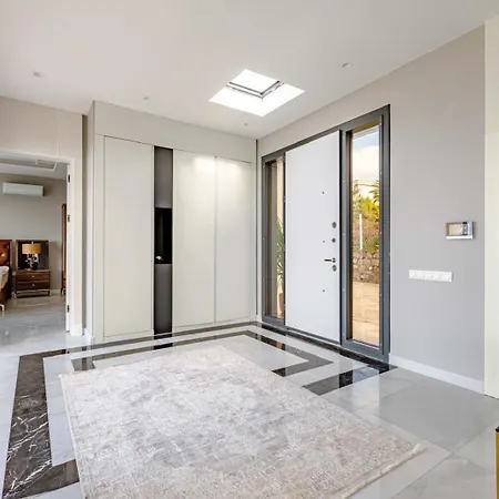 Βίλα Private Luxury In With Pool, Sauna & Stunning Sea View