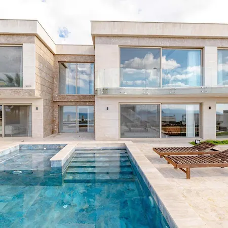 Βίλα Private Luxury In With Pool, Sauna & Stunning Sea View *