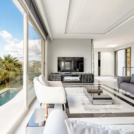 Private Luxury In With Pool, Sauna & Stunning Sea View Αλικαρνασσός