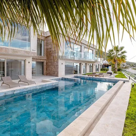 Luxury Golden With Sea View 빌라 *