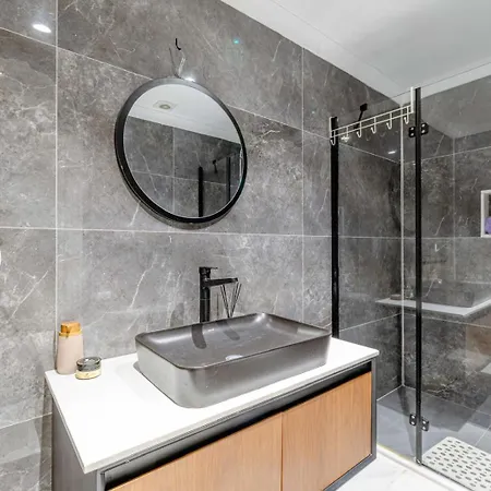 Luxury Golden With Sea View Villa