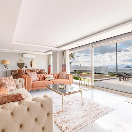 Luxury Golden With Sea View Villa