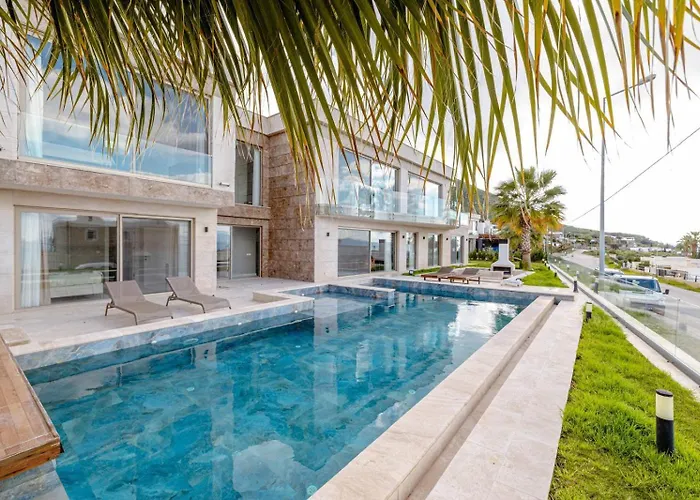 Private Luxury In With Pool, Sauna & Stunning Sea View Villa *