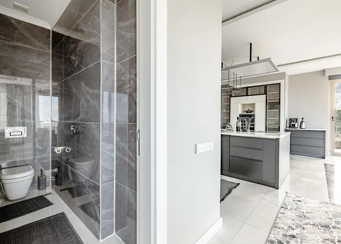 Private Luxury In With Pool, Sauna & Stunning Sea View